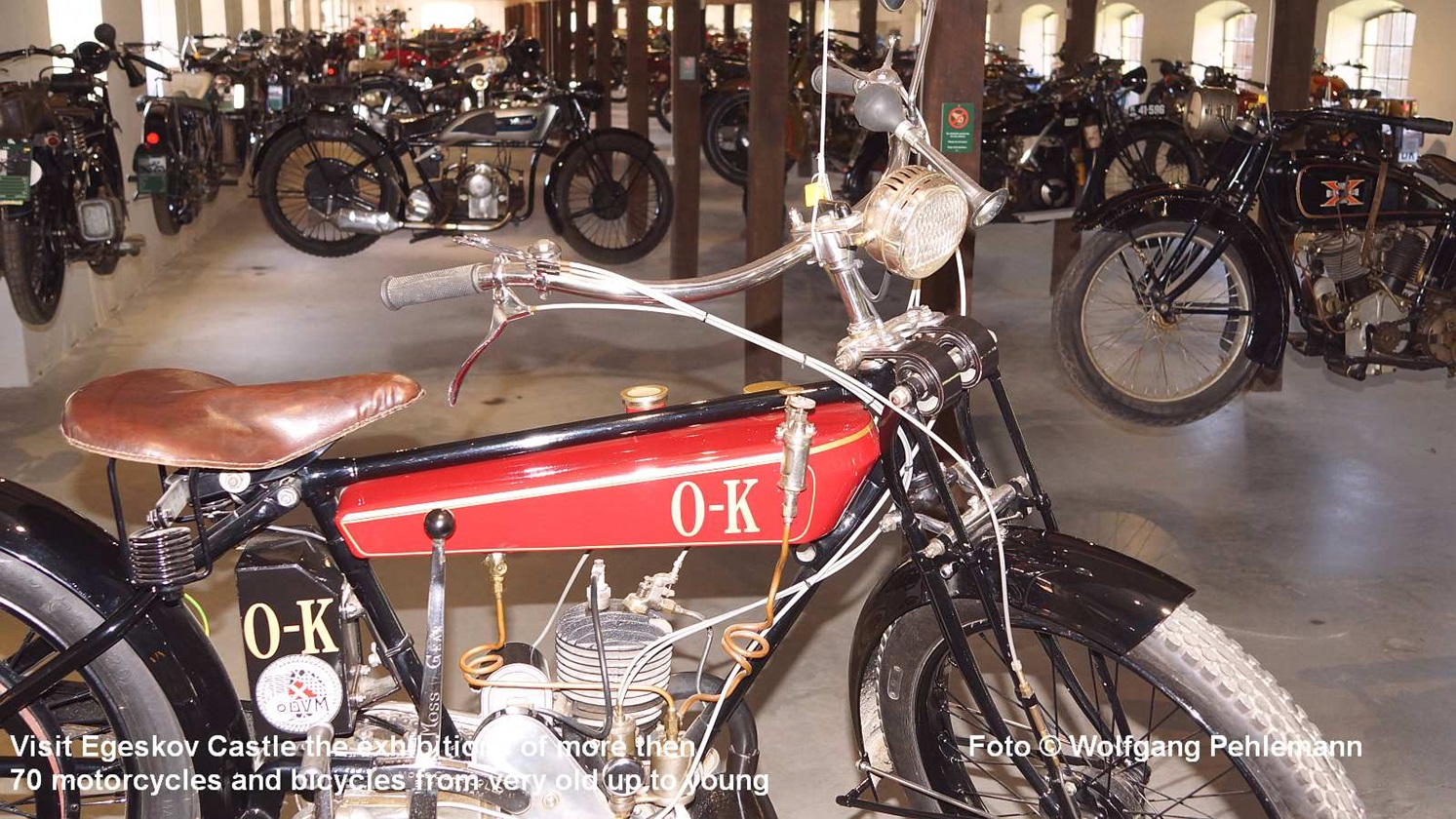 01 08.05.23 Egeskov slot - die museale Motorrad-Ausstellung mit ca 70 Exponaten - Foto © Wolfgang Pehlemann